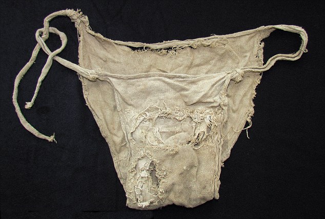 Underpants found in Lengberg castle, the end of 15th century (ca 1480 ?), University of Innsbruck, photo University of Innsbruck
