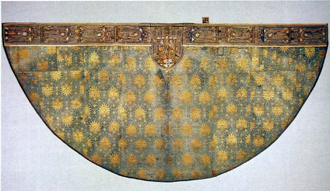 Plášť s květinovým motivem z přelomu 13. a 14. století je k vidění v Berne Historical Museum