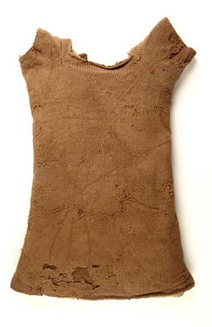 Dětská pletená vesta uložená v Museum of London, cca 1550