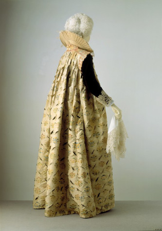 Gown made in 1610 - 15 of silk and fustian. Viktoria and Albert Museum