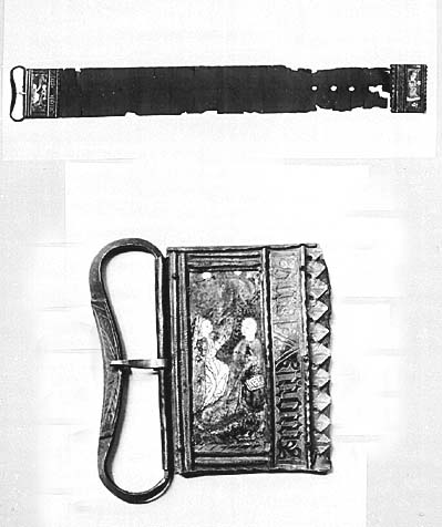 Spona opasku zdobena emailem z Flander nebo Burgundska (1450), Germanische National museum, Nuremberg