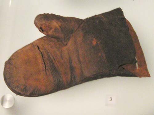 Mittens from the 15th century, Museum of London