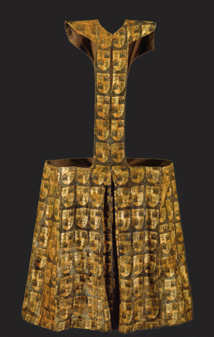 Pellote Fernanda de la Cerda (1252-1275) ze zlatého brokátu, zdobená rodovými erby