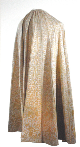 Plášť vyšitý kolem r. 1600 je uložen v Museo Nacional de Traje, Lisabon.