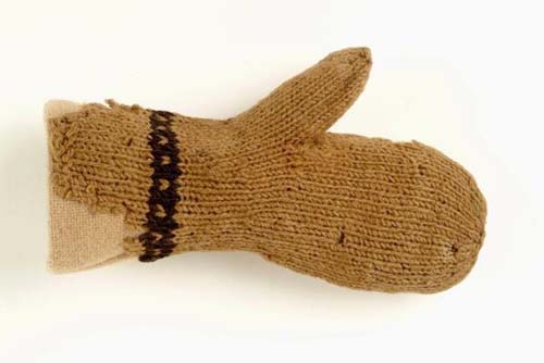 Children Knitted mittens from 16th century, Museum of London