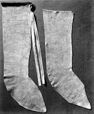 Linen hose, of St.Germanius, 12th century, The Abbeg-Stifftung Report, Bern